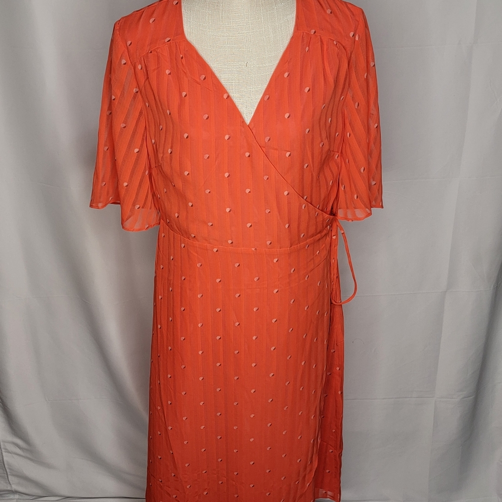 NEW WITH TAGS!!!‎ Cupcakes and Cashmere Orange Wrap Dress Size L. #255